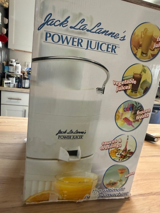 - White - Picture 3 of 5